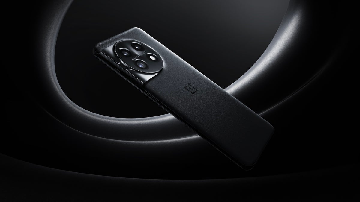 Images showcase the OnePlus 11 in real life