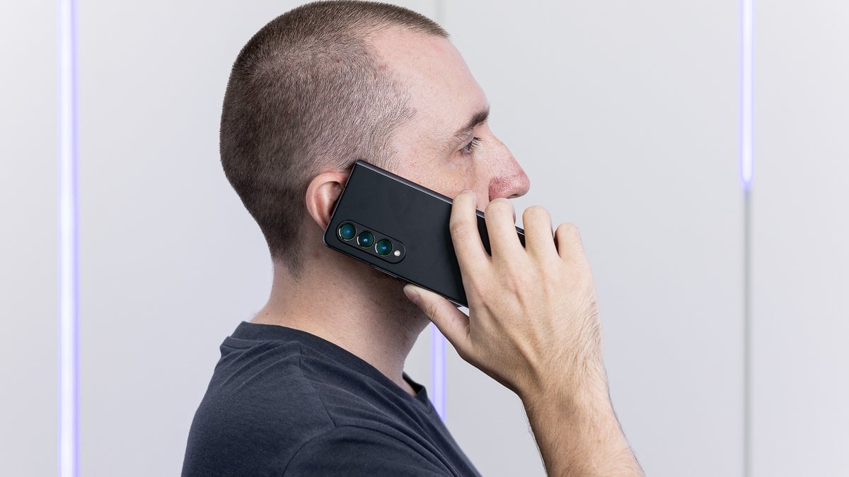 All Samsung Galaxy Z Fold 4 models are on sale at a huge $400 discount with no trade-in