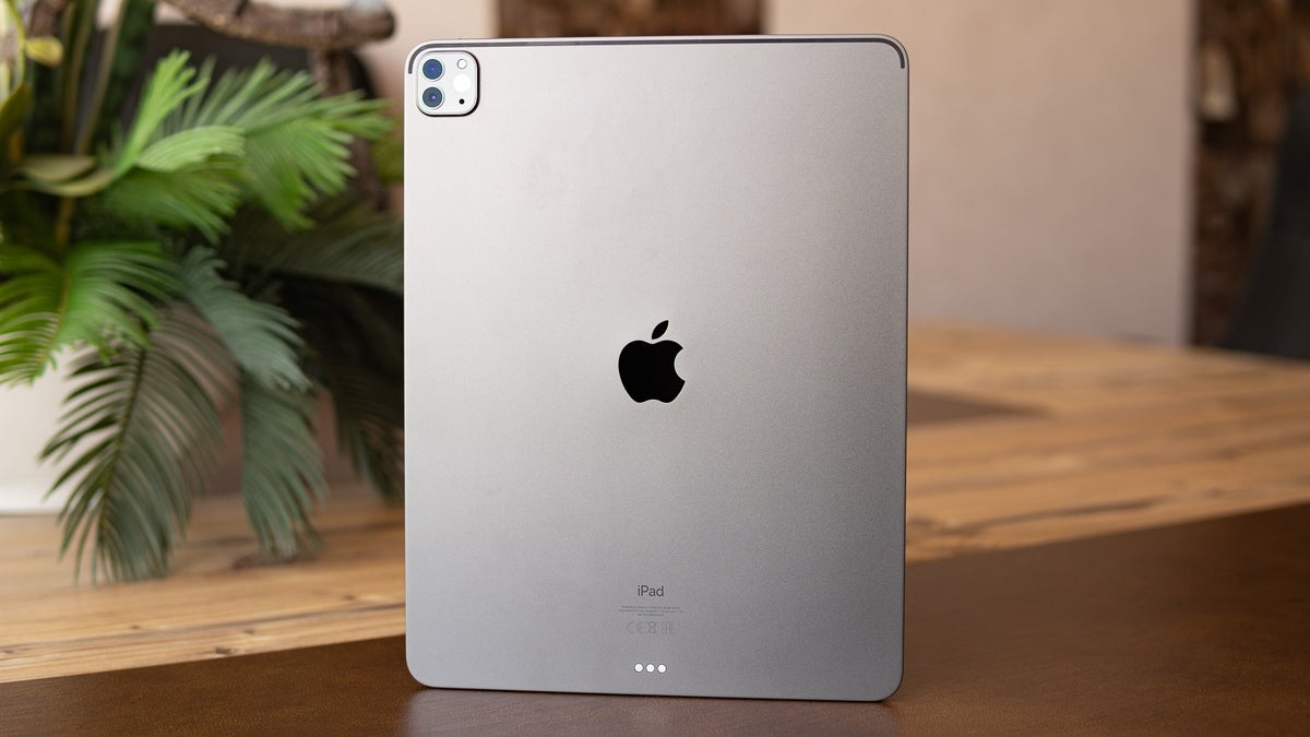 Apple’s 2021 iPad Pro 12.9 beast is on sale at a huge $400 discount with 5G and 512GB storage