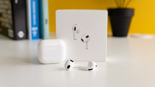 Next-gen Apple AirPods And AirPods Max To Come In Late 2024 Or Early ...