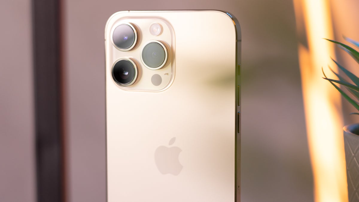 Apple may have a super high-end, super pricey iPhone in the works