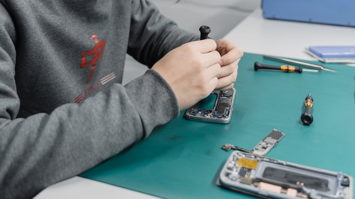 Verizon adds limitless free screen repairs to its device protection plan