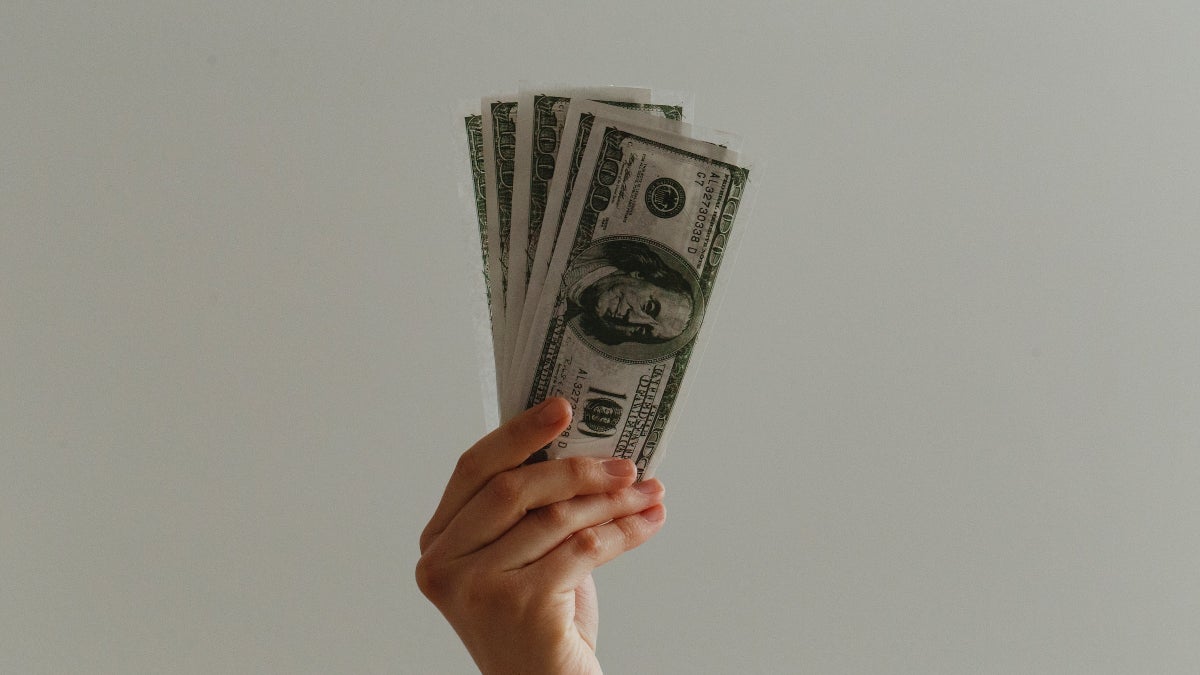 Fake texts and email from "Apple" and two other firms aim to steal your credit card and banking info