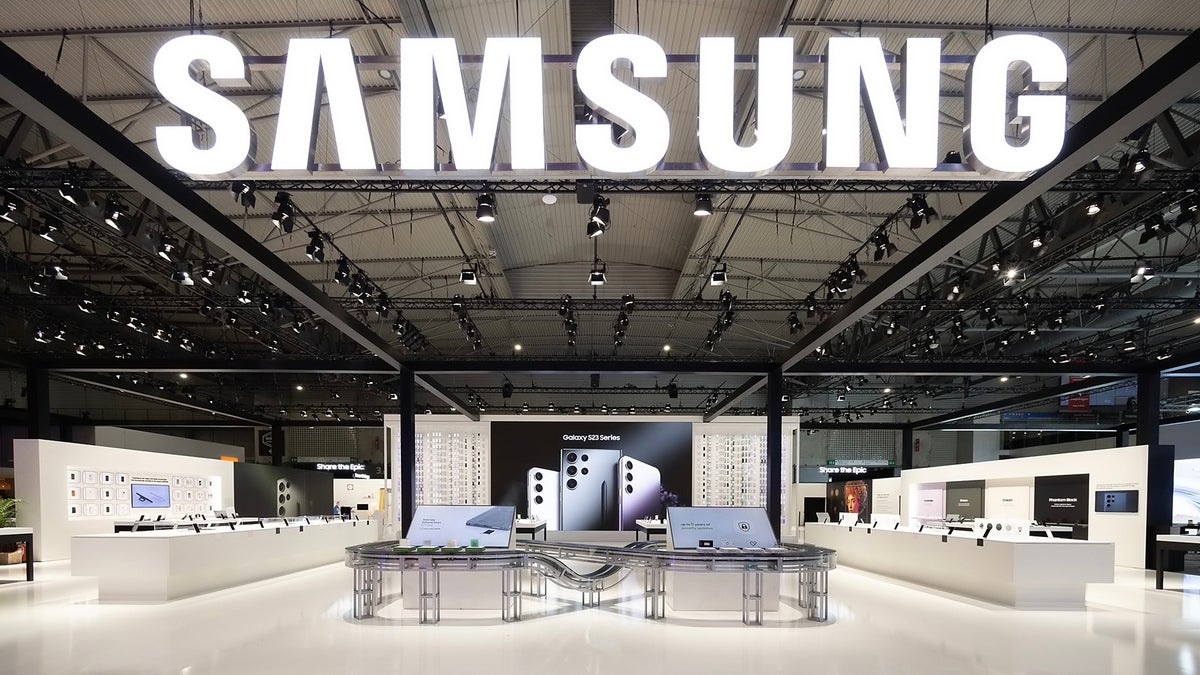 From the first Galaxy Fold to the Galaxy S23 Ultra : 5 reasons Samsung is worth loving