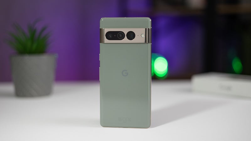 Grab this rock-bottom price on the fantastic Pixel 7 Pro while you can