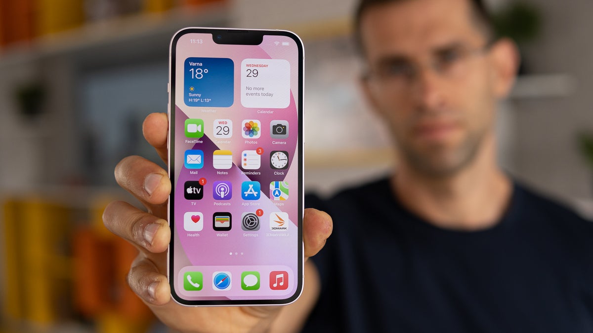 Escape carrier control with this no trade-in iPhone 13 deal (renewed)