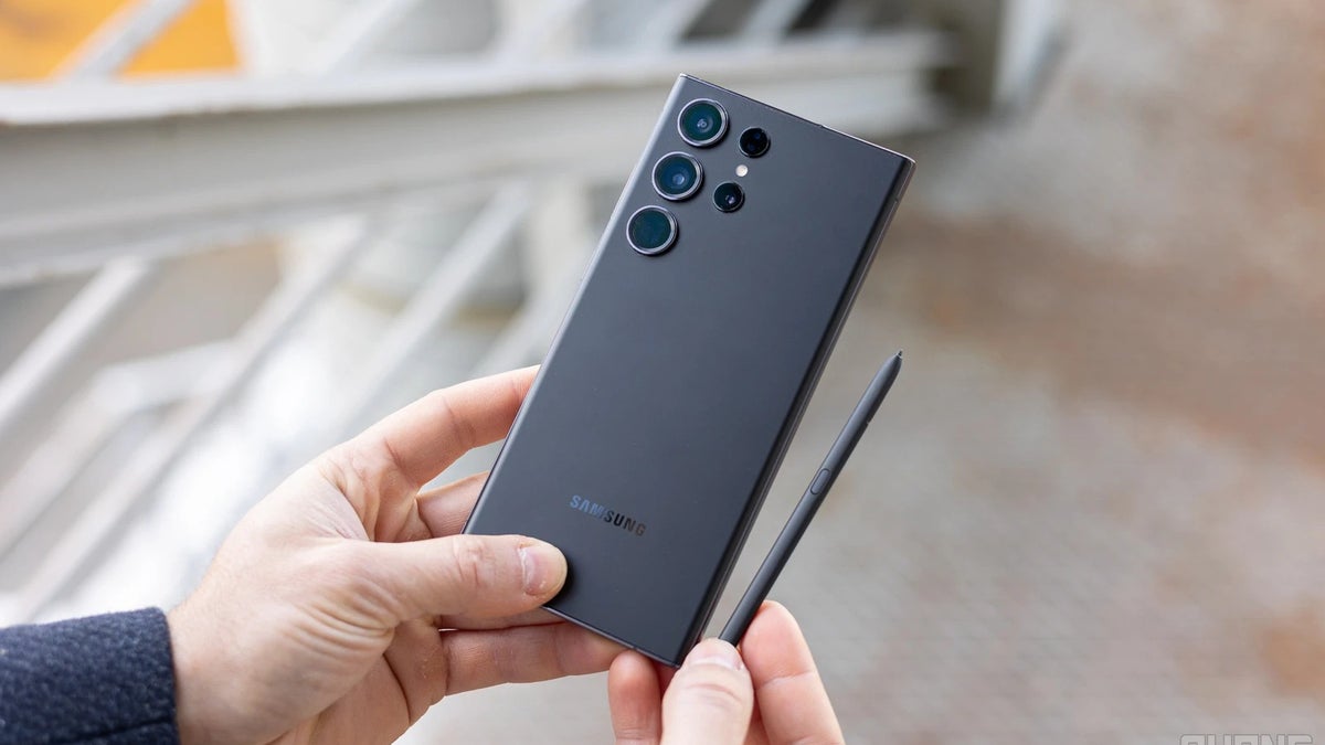 Samsung has ordered a full revision of its phone business model