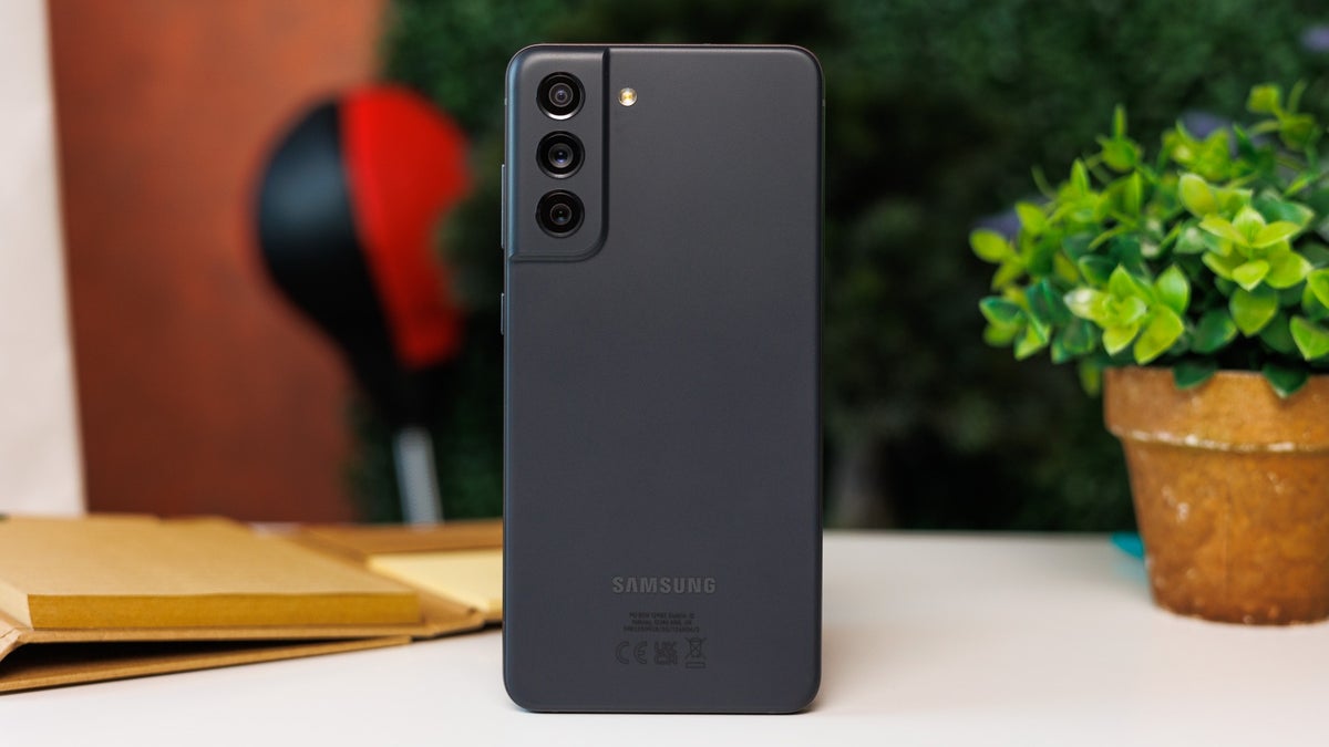 Best Buy and T-Mobile join forces for a killer Samsung Galaxy S21 FE deal (with no trade-in)