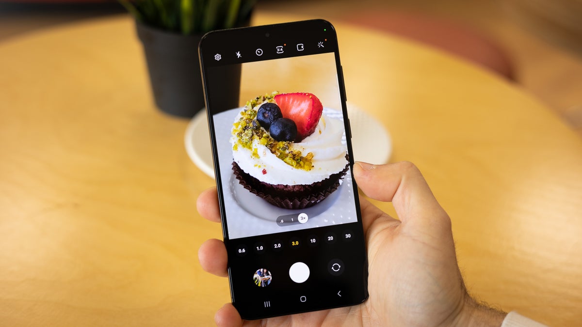 Samsung Galaxy S23 update adds the ability to transfer video calls to tablets