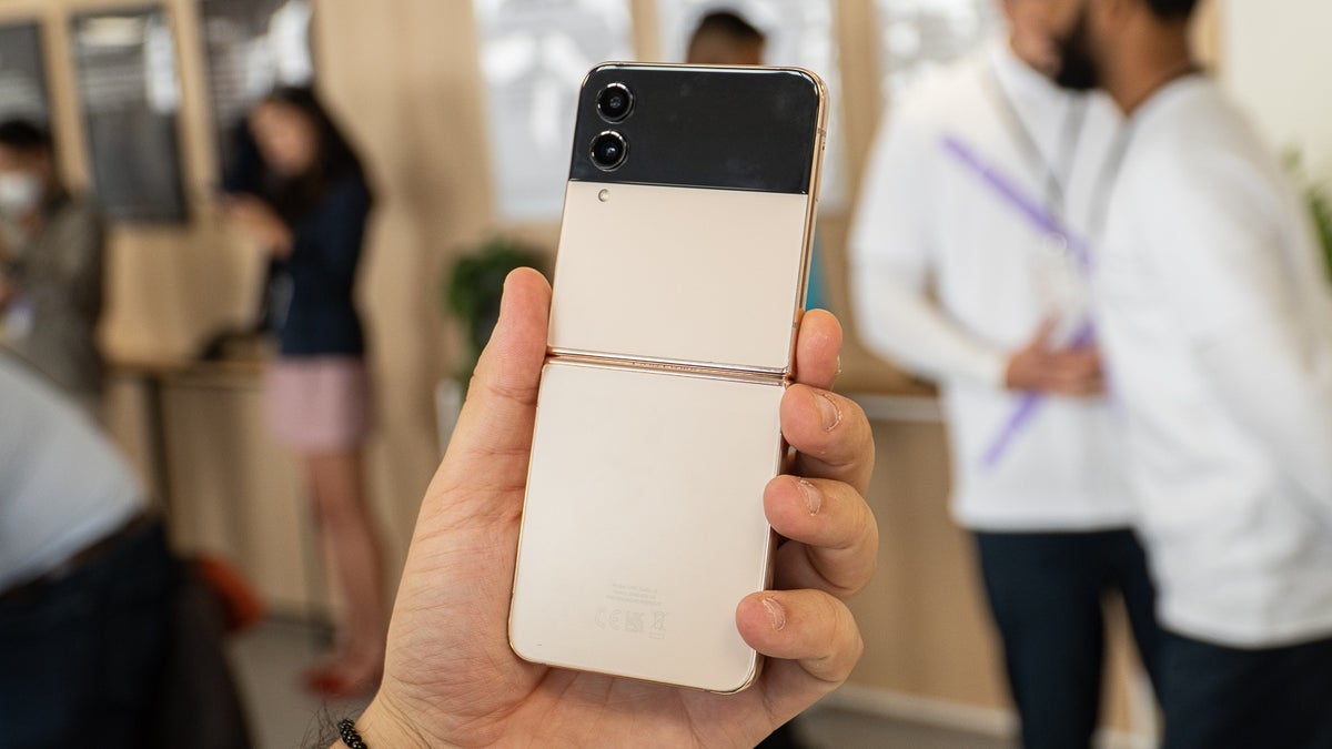 Samsung could improve the Galaxy Z Flip 5 battery life despite not increasing the cell capacity