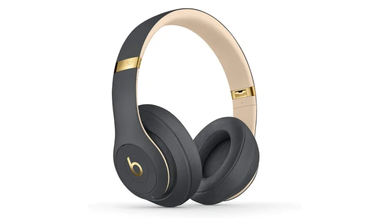 Don't miss out on your second chance to get a pair of Beats Studio3 for less than half their price