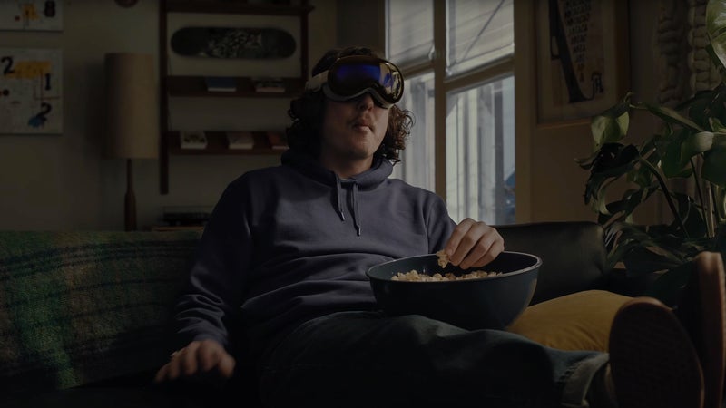 Vision Pro: Apple seems to think we all want to live inside the computer