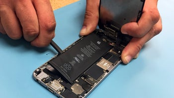 EU Parliament approves new law to make batteries on phones easily replaceable once again