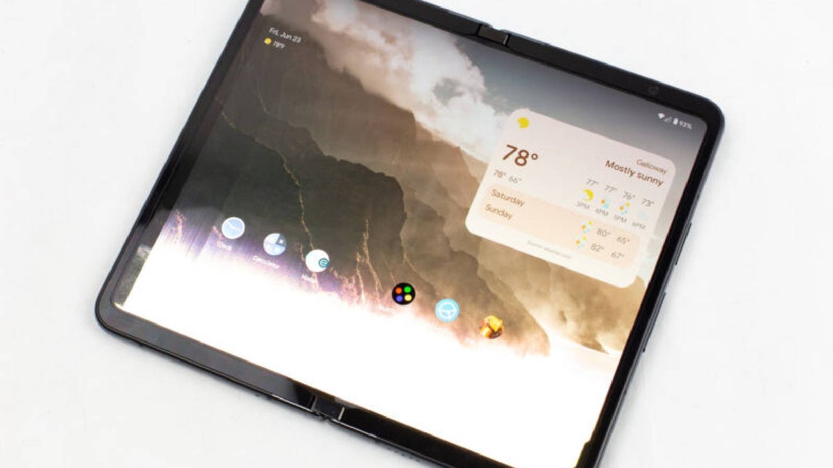 Someone's Pixel Fold has died already and the bezels may be to blame