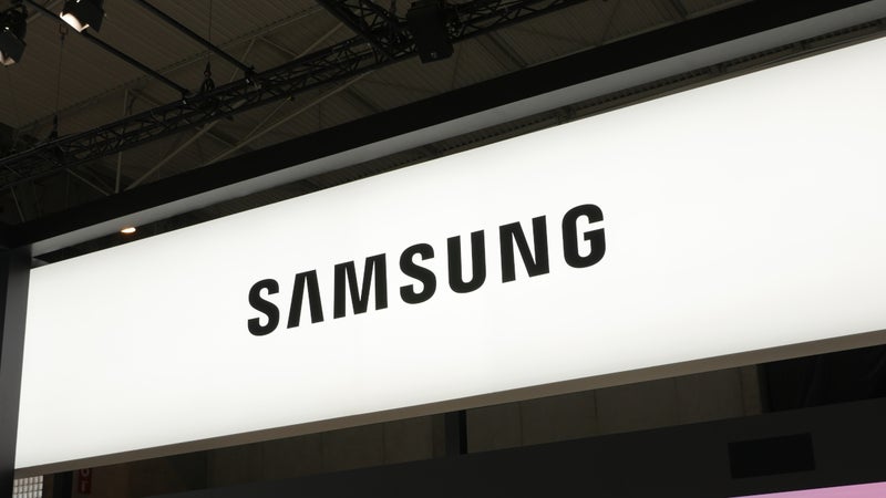 Samsung reportedly delays its extended reality device up to six months because of Apple