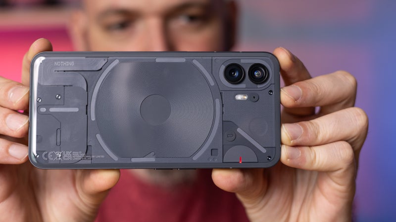 Nothing Phone (2) receives its first update, multiple camera improvements added