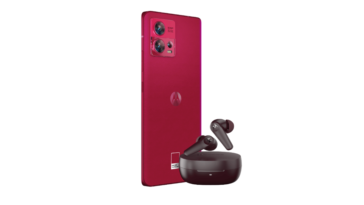 This magnificent Motorola Edge 30 Fusion bundle deal is as sweet as it gets at an unbeatable price