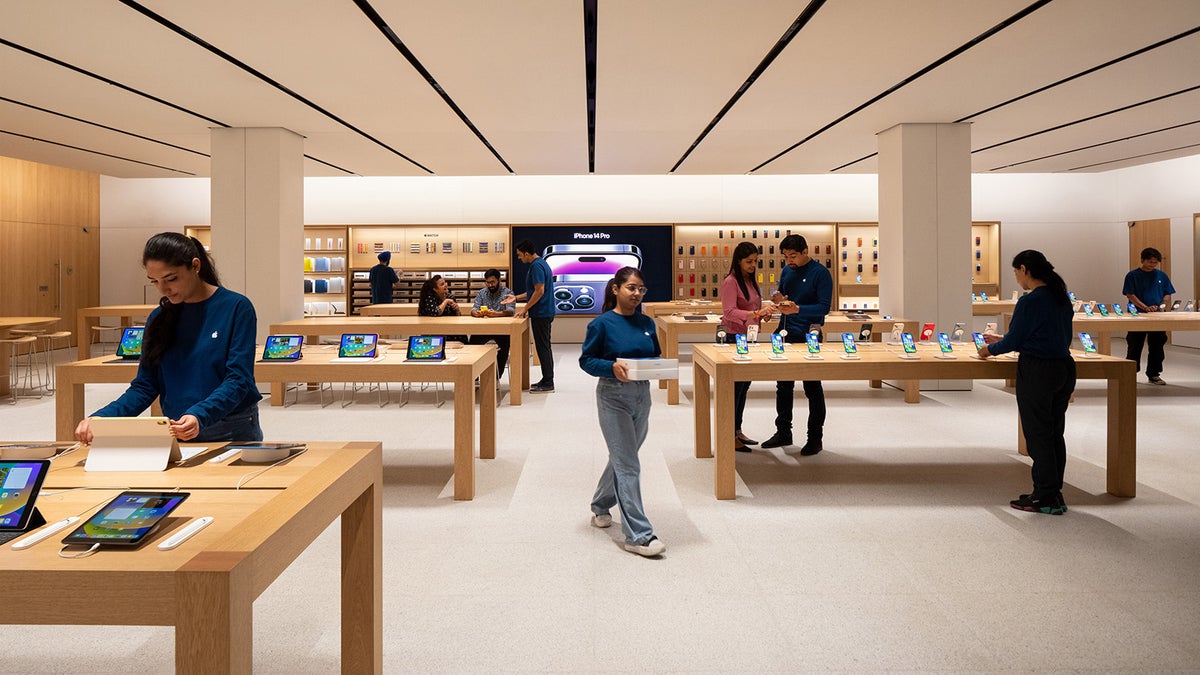 iPhone 15 series might get delayed to October, a single Apple analyst believes