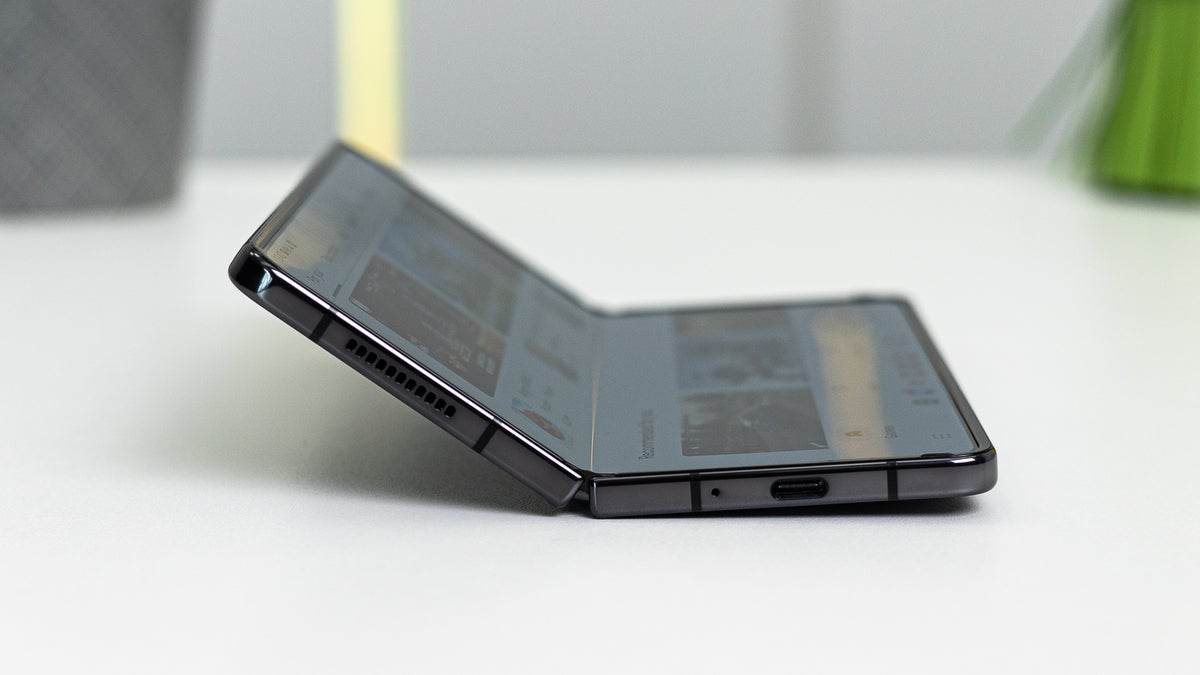 Galaxy Z Fold 5 leak shows us colorful cases and S Pens