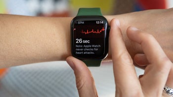 Apple Watch saves a man with a collapsed lung after he was unable to reach for his iPhone