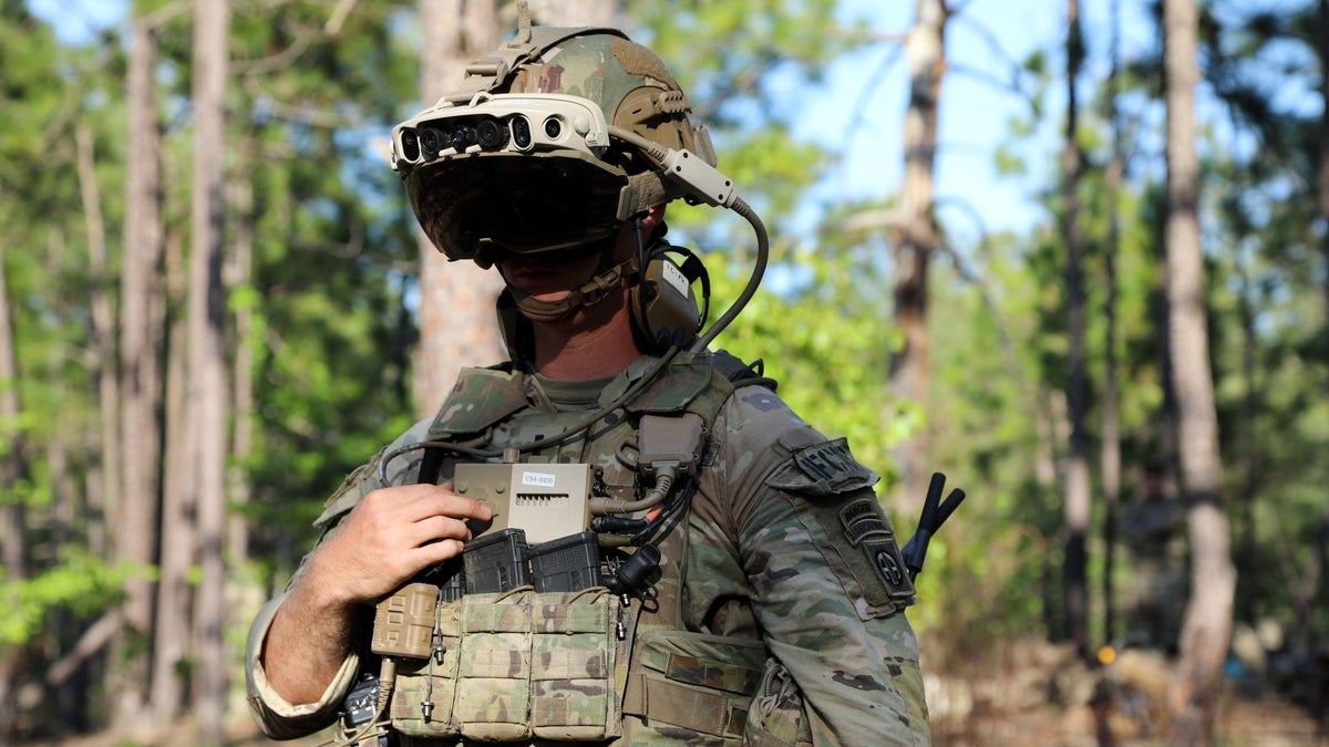 Microsoft’s HoloLens 2 seems to be dependent on the success of US military training. Here's why
