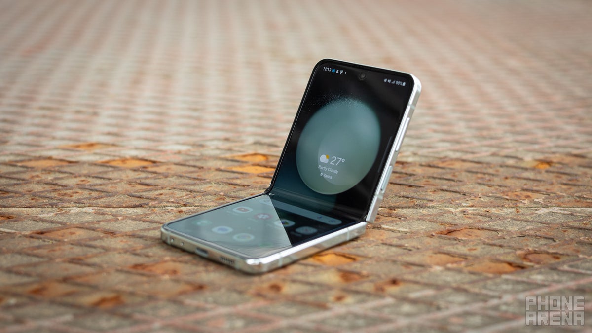 Samsung Galaxy Z Flip 5 updated with Always On Display improvements