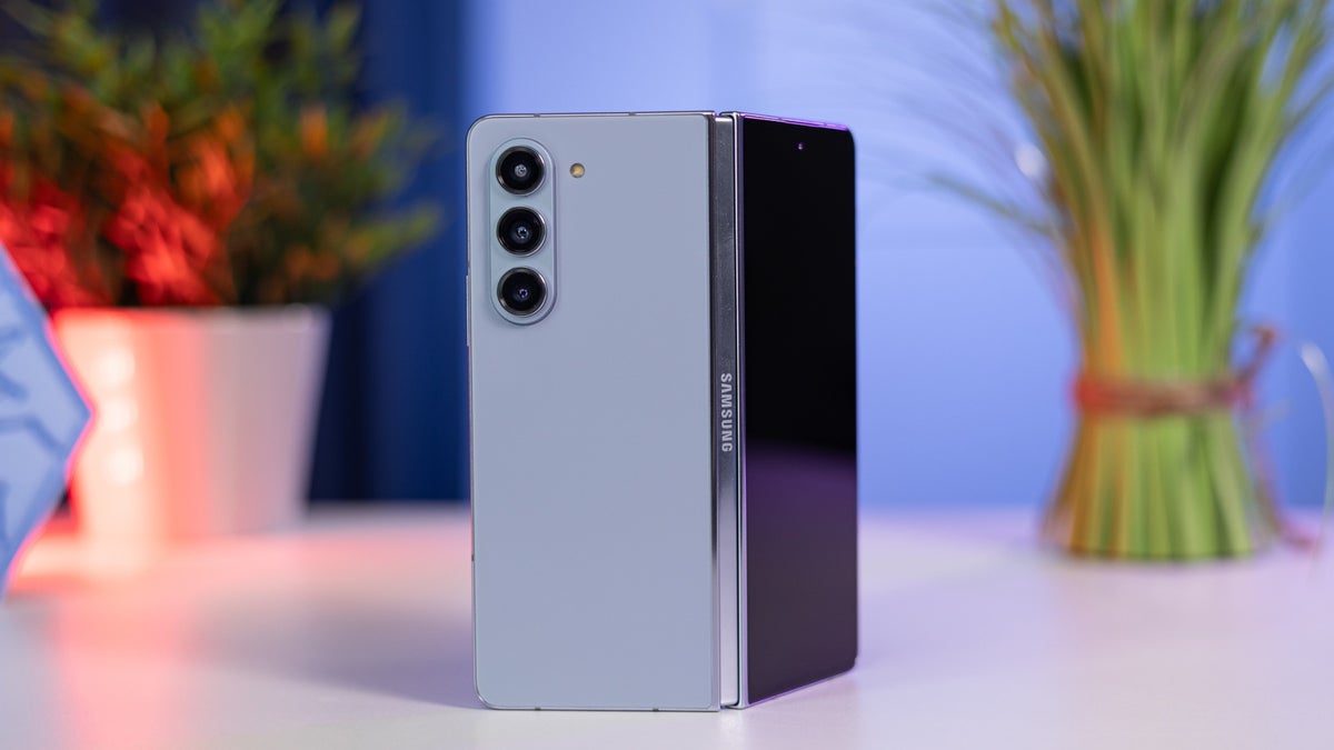 Best Buy will give you an unbeatable $400 discount on Samsung's unbeatable Galaxy Z Fold 5 now