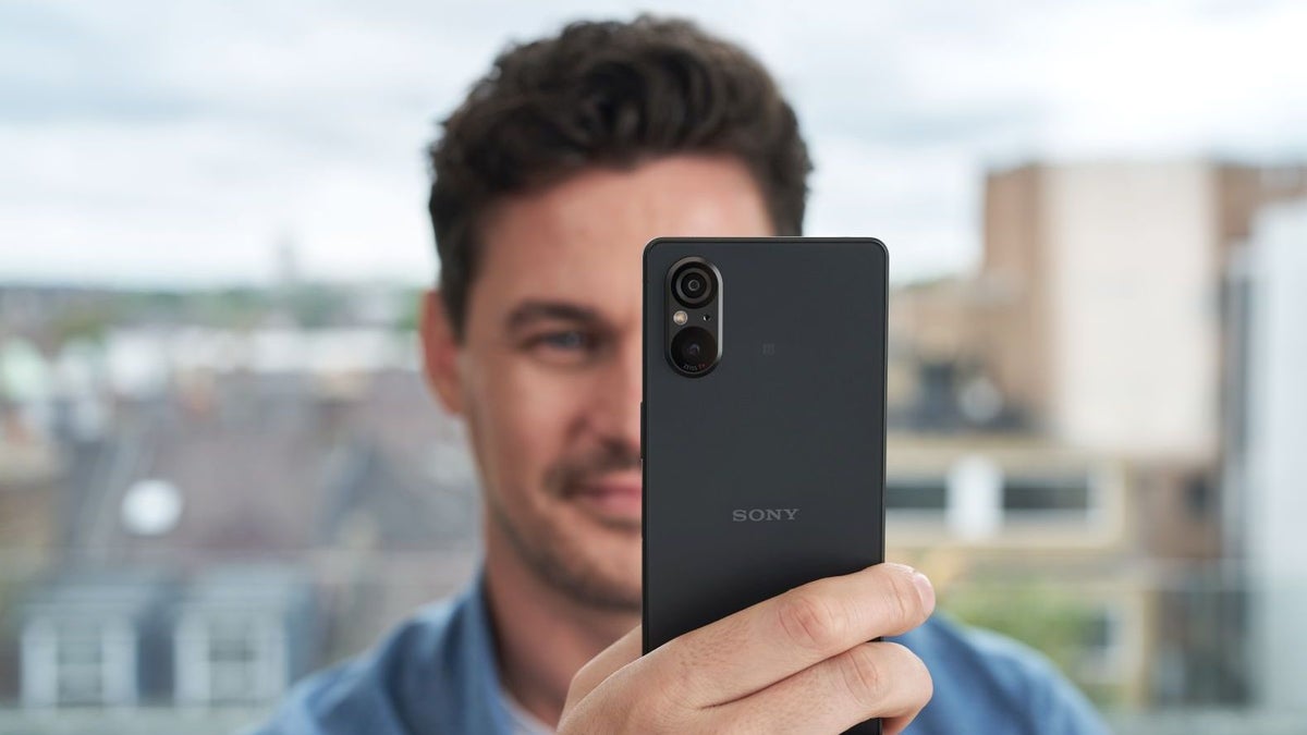 Sony brings the Exmor T sensor to the compact Xperia 5 V
