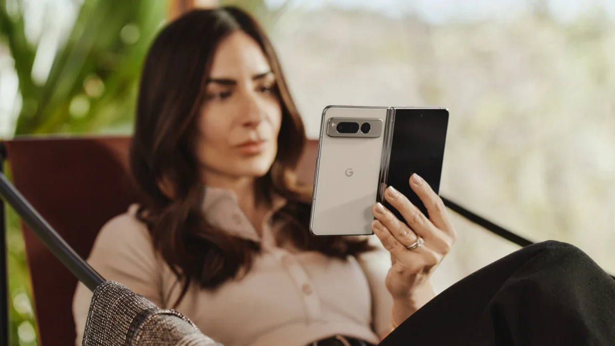 Google releases an update for compatible Pixel devices; Android 14 no, September security patch yes