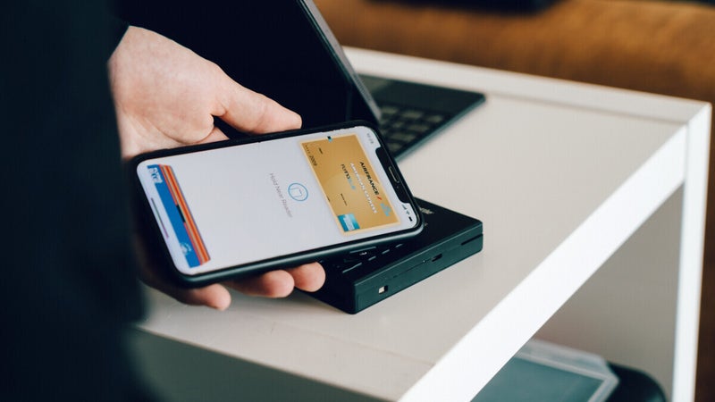 Apple sued by three credit unions for alleged monopoly with Apple Pay