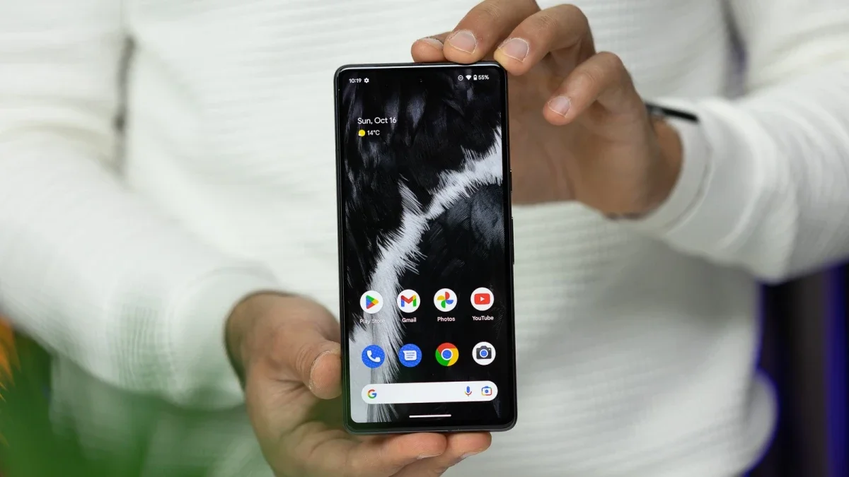 Amazon lowers the price of the Pixel 7 ahead of the Pixel 8's announcement making it a true temptation