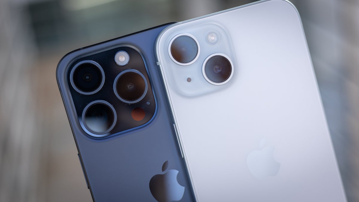 Close-up image shows significant size difference between iPhone 15 and Pro Max's 48MP cameras