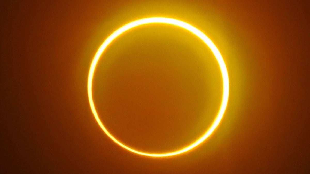 Taking photos of solar eclipse with your phone is the second dumbest thing you can do this Saturday