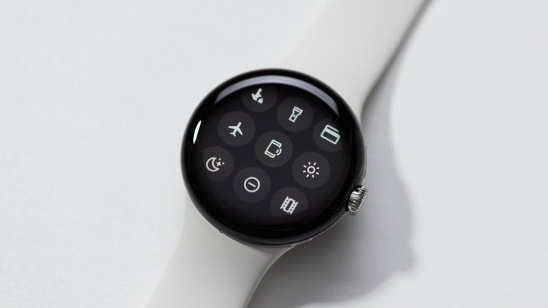 Wear OS 4 is rolling out for the first-generation Pixel Watch