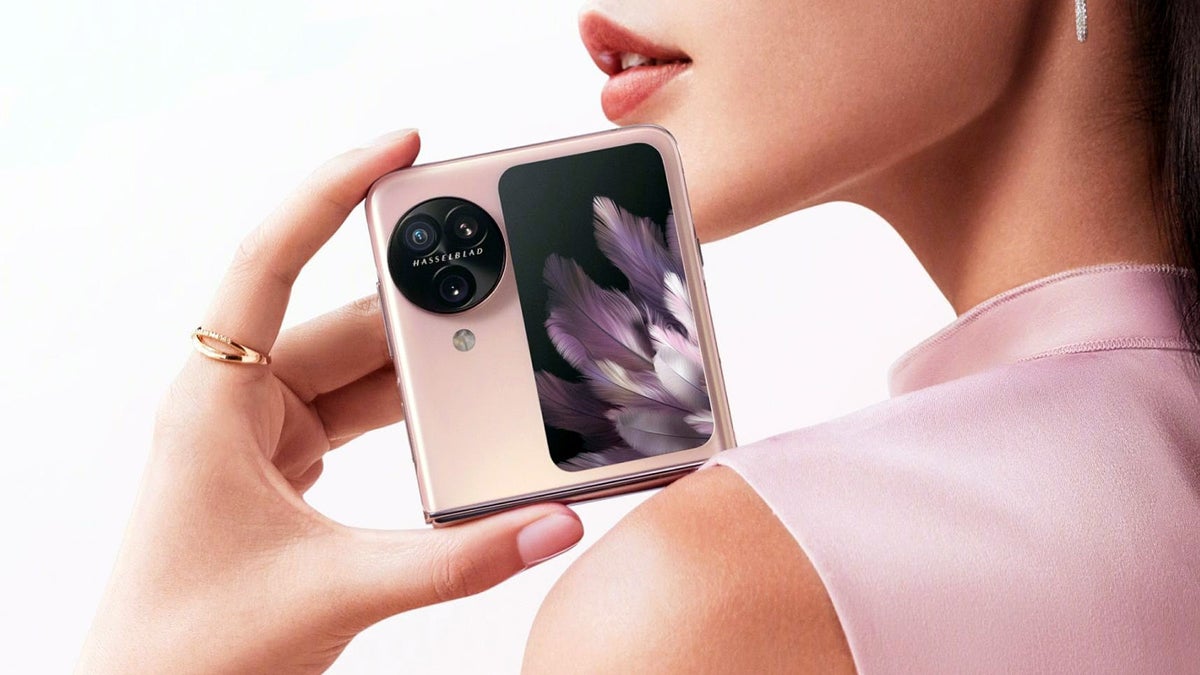 Oppo Find N3 Flip lands globally with the best camera kit on a clamshell -  PhoneArena