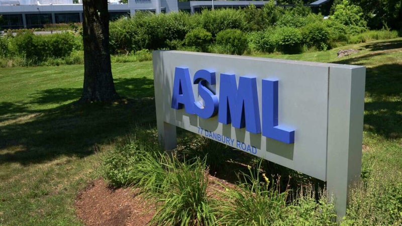 U.S. bans exports of certain ASML lithography machines to China for advanced chips