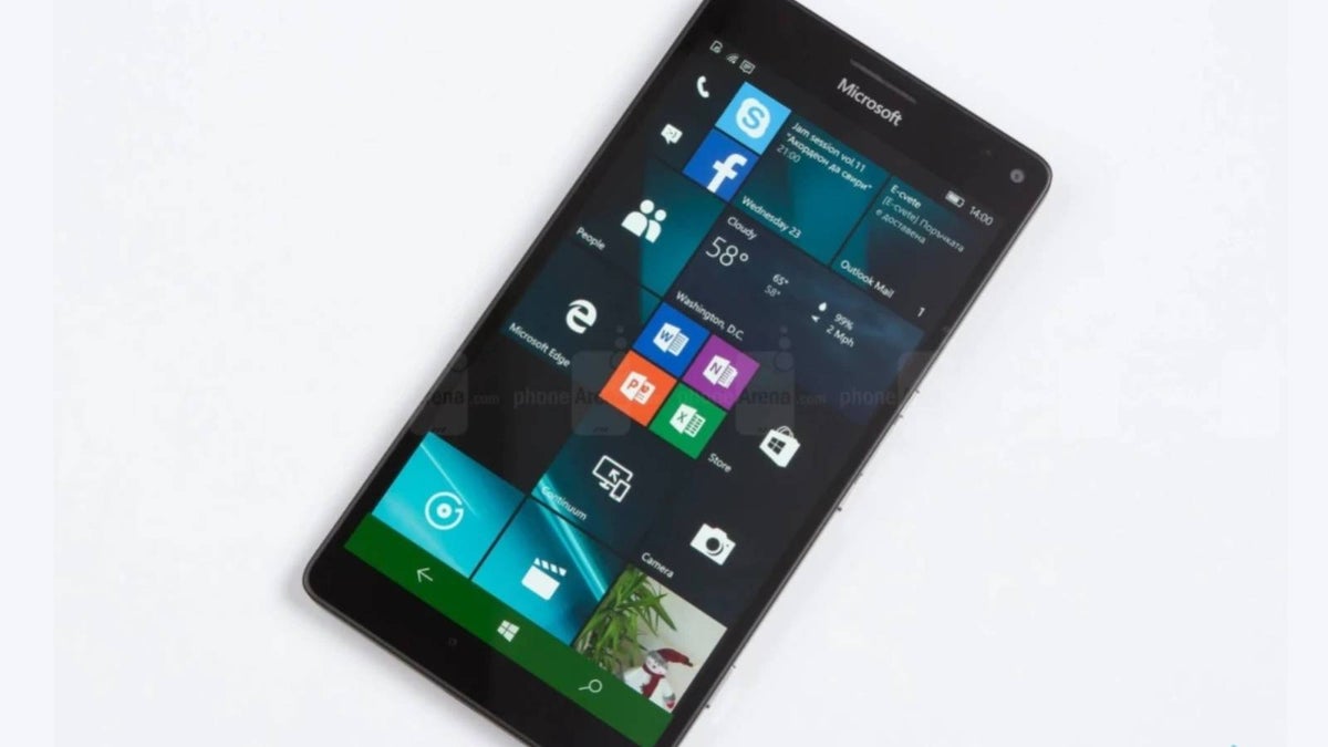 Microsoft CEO says company could have made Windows Phone work