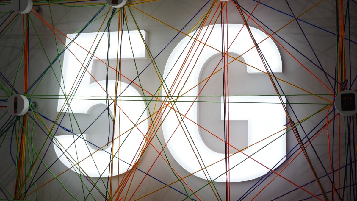 AT&T accuses T-Mobile of buying spectrum it doesn't need to keep it out of rivals' hands
