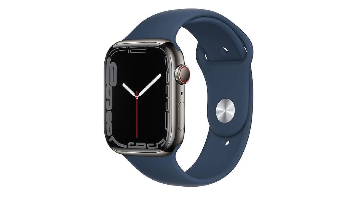 Amazon is offloading Apple Watch Series 7 by offering a massive price drop