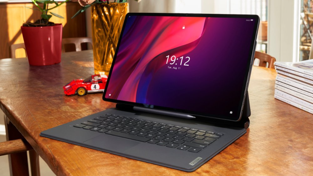 The Lenovo Tab Extreme combines the best of Apple and Samsung into one  behemoth tablet