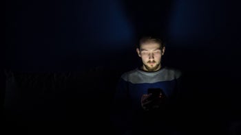 Vote now: Do you keep track of your phone screen time?