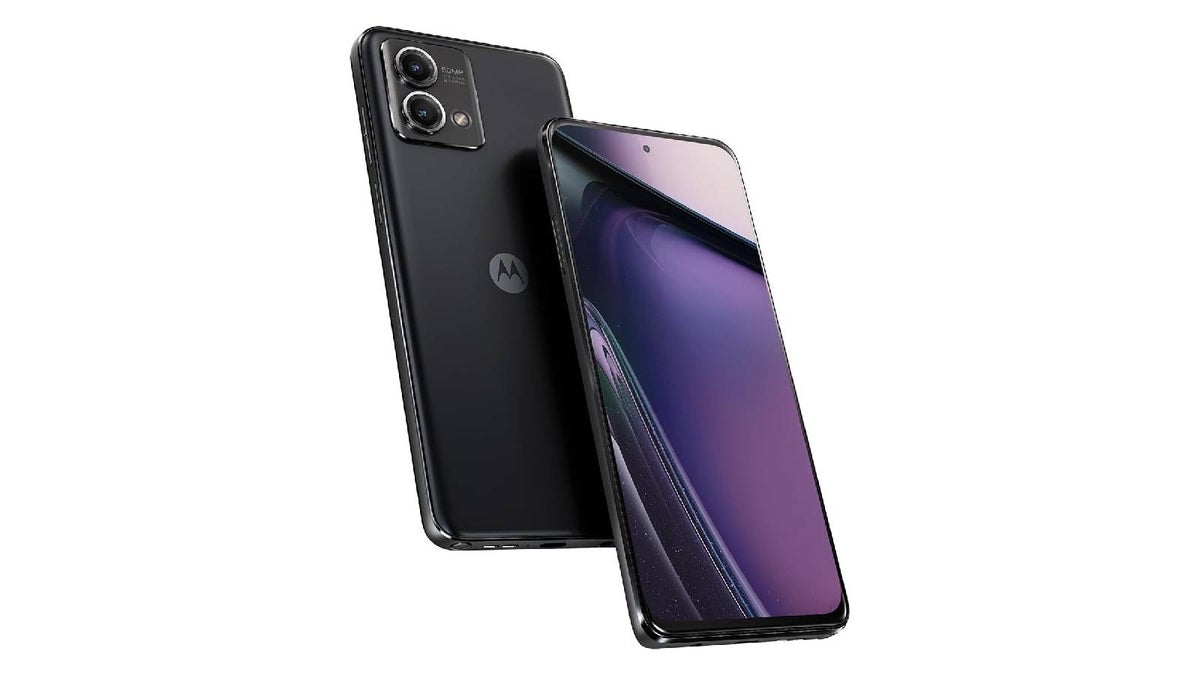 Motorola's trusty Edge 2022 is available at a bargain-basement price currently