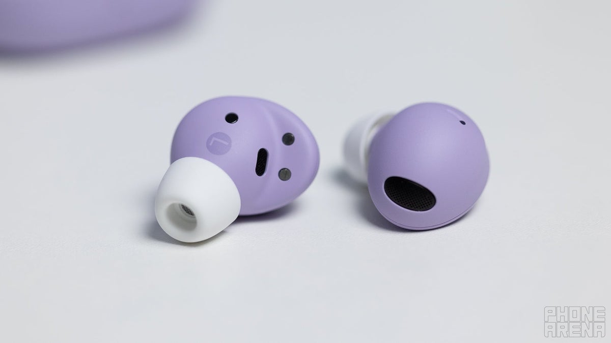 Amazon is sweetening its top Samsung Galaxy Buds 2 Pro Black Friday deal some more