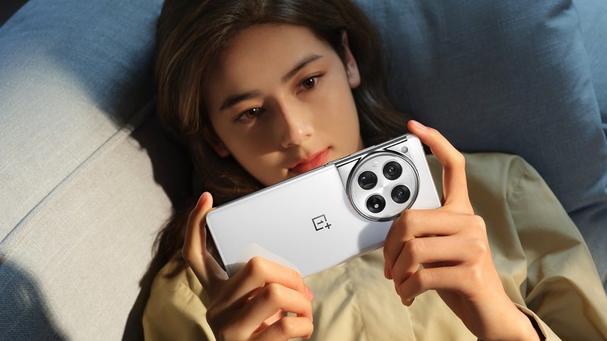 OnePlus exec raves over the OnePlus 12 while revealing some of its interesting features
