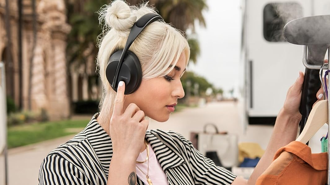 The sleek Bose Headphones 700 are currently enjoying a sweet discount at Best Buy
