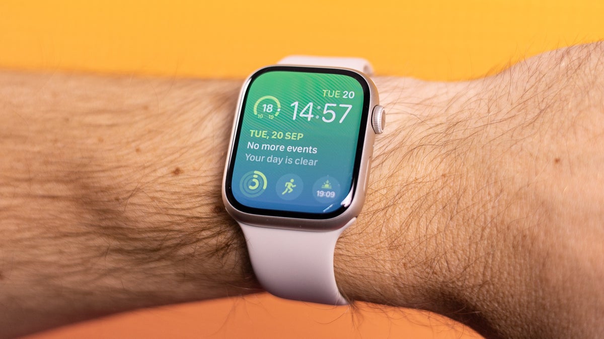 Believe it or not, the Apple Watch Series 8 is one of the best budget smartwatches today