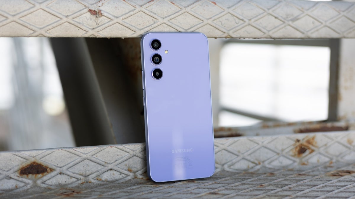 Weekly deals roundup: Get your last-minute Christmas discounts on the Galaxy A54, Z Fold 5, and more