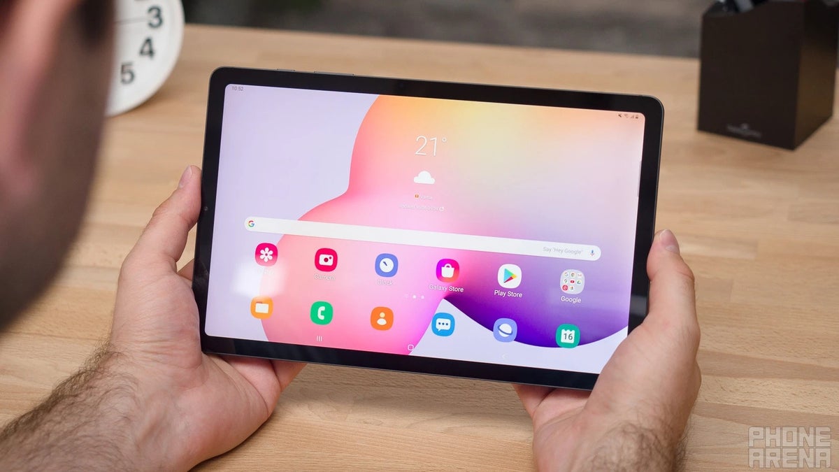 Celebrate the New Year in style with a perfectly well-balanced Galaxy Tab S6 Lite at a huge discount