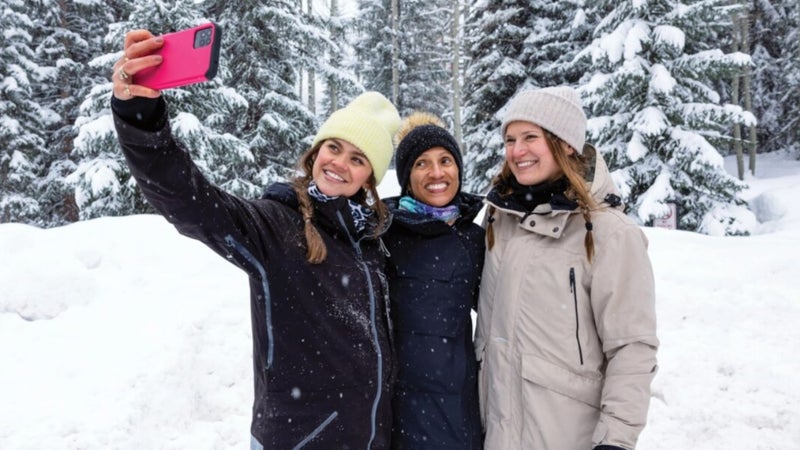 T-Mobile gives smartphone users tips on how to deal with the winter weather