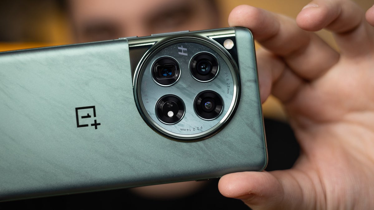 OnePlus 12 Hands-on: return to "Flagship Killer" form